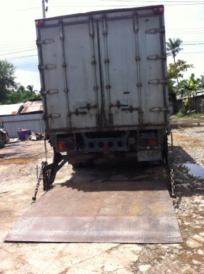 ขายลิฟยกของ  รถ 6 ล้อ