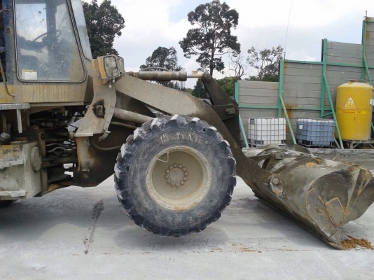 ขายรถตักล้อยาง KOMUTSU WA100-1 SN 22300 สภาพดี พร้อมใช้งาน ราคาต่อรองได้