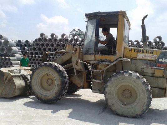 ขายรถตักล้อยาง KOMUTSU WA100-1 SN 22300 สภาพดี พร้อมใช้งาน ราคาต่อรองได้