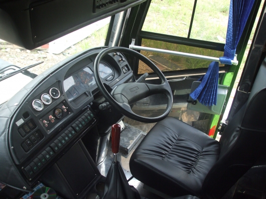 รถบัสพัดลม 12 เมตร Benz สีเขียวดำ