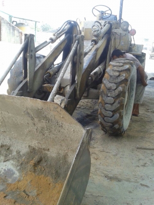 ขายรถตักล้อยาง CAT 910 เครื่อง 45 V บอดี้ 40 Y สภาพดี พร้อมใช้งาน ราคาต่อรองได้