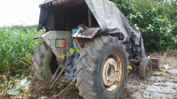 ขายรถไถ FORD 6600 เพลาเดี่ยว ใบมีดดันหน้า 3 จาน ไม่มีเอกสาร ราคา 270000