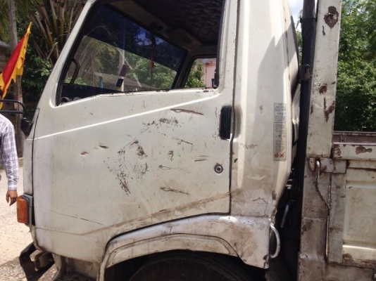 รถฮีโน่ 6 ล้อ KM777  117 แรงม้า ( ราคา  280,000 บาท. !! ) สนใจติดต่อ 081 - 6079515   ( ราคา  280,000 บาท. !! )