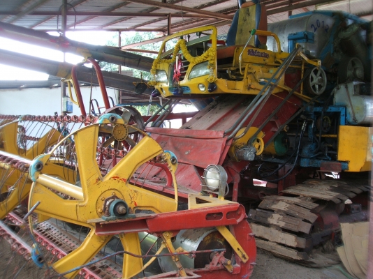 รถเกี่ยวข้าวศักดิ์พัฒนา