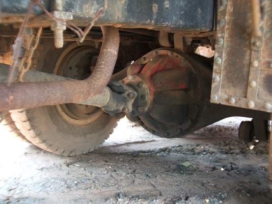 รถสิบล้อบรรทุกหัวยาว