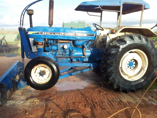 ขายรถไถ FORD 6600 เพลาเดี่ยว ใบมีดดันหน้าใหม่ 7 จานใบใหม่ ยางใหม่ เครื่อง T5 เล่มทะเบียนพร้อม ราคา 360000