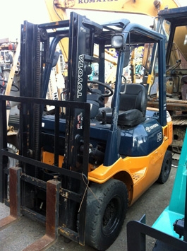 ขายรถยกโฟล์คลิฟท์ โตโยต้า 2 ตัน รุ่น 7 เบนซิล ถูกๆ