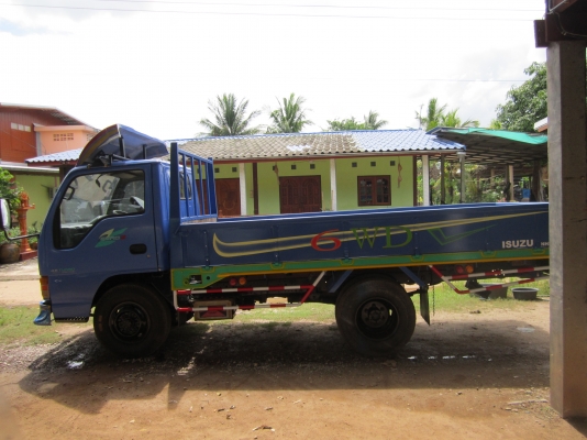 ขายรถ6ล้อ ปี53 NHS 4WD เครื่อง4jb1เกียร์โฟร์ยิงไฟฟ้ามีเกียร์โลว์-ไฮ