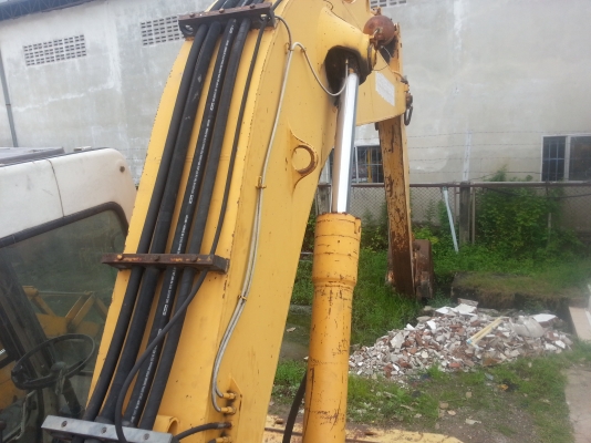 ขายรถแบ็คโฮ ล้อยางLie bherr