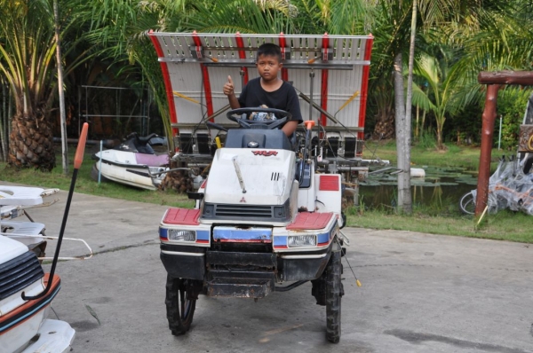 ขายรถดำนาราคาถูก MITSUBISHI MPR55 ใหญ่5แถวสภาพสวยเดิมจากญี่ปุ่นยังไม่เคยใช้ในไทย 58,000เท่านั้น!!