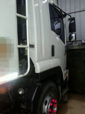 ISUZU FTR  ติดต่อปารวี  โทร 0839686255