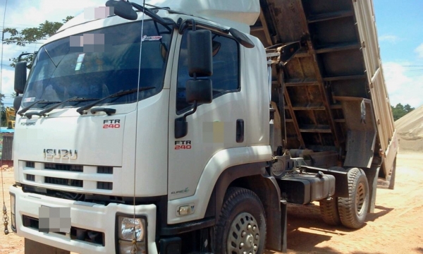 ISUZU FTR  ติดต่อปารวี  โทร 0839686255