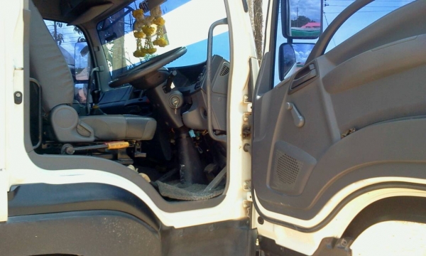 ISUZU FTR  ติดต่อปารวี  โทร 0839686255