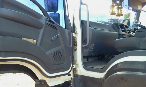 ISUZU FTR  ติดต่อปารวี  โทร 0839686255