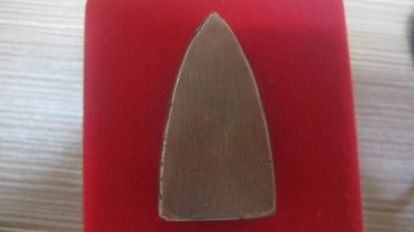 สำหรับชาวรถบรรทุกขออนุญาตฝากเช่าบูชาหลวงพ่อทวด หลังเตารีด