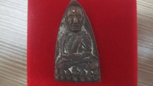 สำหรับชาวรถบรรทุกขออนุญาตฝากเช่าบูชาหลวงพ่อทวด หลังเตารีด