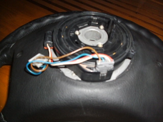 ขายพวงมาลัยBMW 4 ก้าน AIRBAG ขายพวงมาลัยBMW 4 ก้าน AIRBAG