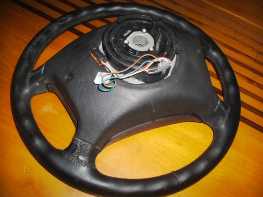 ขายพวงมาลัยBMW 4 ก้าน AIRBAG ขายพวงมาลัยBMW 4 ก้าน AIRBAG