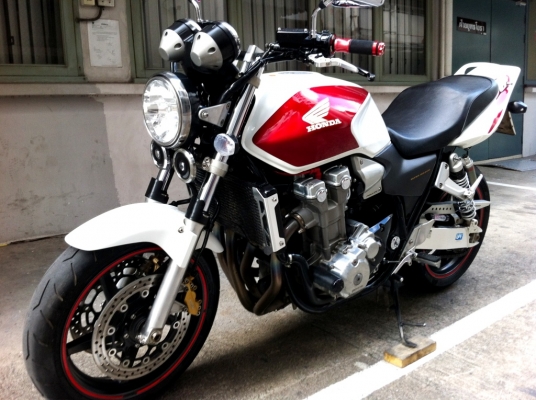 ขาย CB1300 ปี03 หัวฉีด พร้อมทะเบียน โอนได้ ท่อสูตรไทเทเนี่ยมโยชิทั้งเส้น ด่วนๆๆ