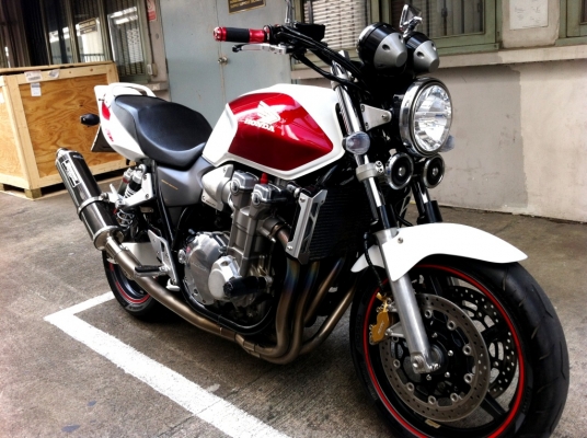 ขาย CB1300 ปี03 หัวฉีด พร้อมทะเบียน โอนได้ ท่อสูตรไทเทเนี่ยมโยชิทั้งเส้น ด่วนๆๆ