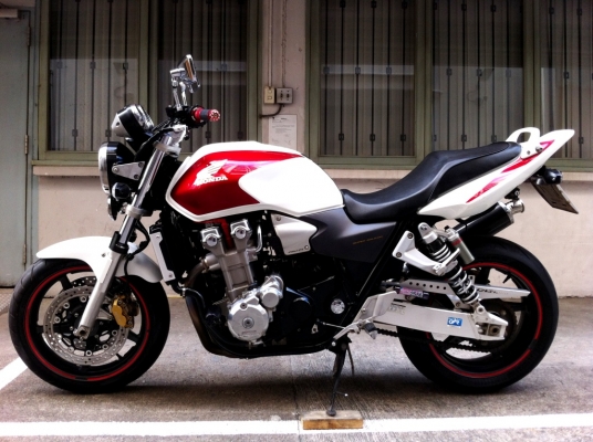 ขาย CB1300 ปี03 หัวฉีด พร้อมทะเบียน โอนได้ ท่อสูตรไทเทเนี่ยมโยชิทั้งเส้น ด่วนๆๆ