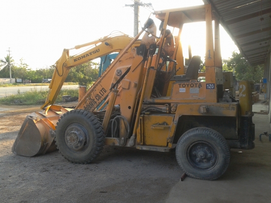 รถตัก TOYOTA รุ่น3SD20 ยกสูง3เมตร