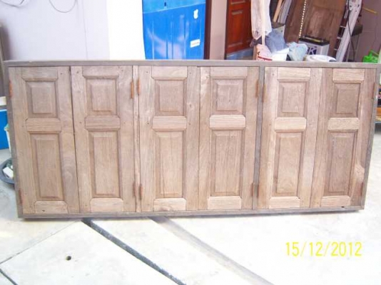 หน้าต่างไม้สัก