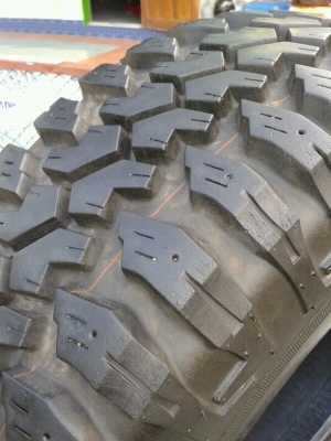 ขายยาง Mud Maxxis Bighorn 762 31x10.5R15 ปี 11 สวยพร้อมลุย ขายยาง Mud Maxxis Bighorn 762 31x10.5R15 ปี 11 สวยพร้อมลุย