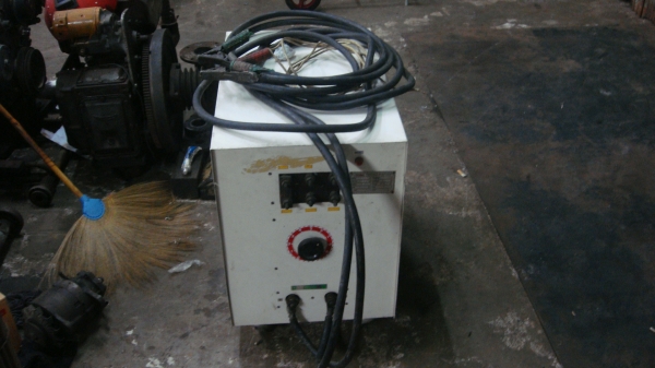 ขายตู้สตาร์ทเครื่องยนต์ และชาร์ทแบตเตอร์รี่ 500A