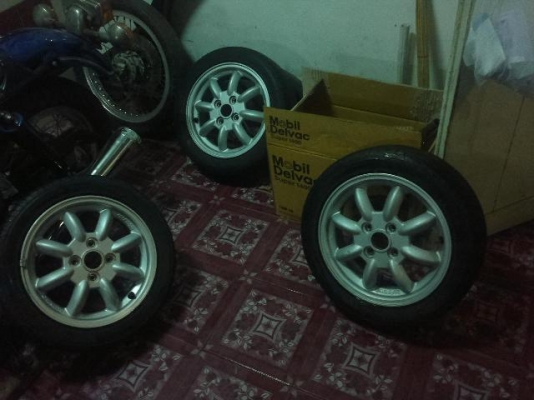 ขาย แม๊กกล้วย MINI LITE ขอบ 14 ปั๊ม England...4 รู 100