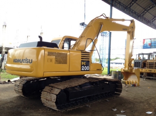 ขายรถแบคโฮ pc200-6 รถพร้อมใช้ ไฟฟ้าครบ ช่วงล่างเต็มๆ  ราคาต่อรองได้
