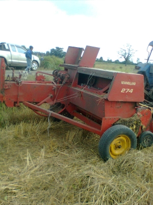 ขายด่วน เครื่องอัดฟาง นิวฮอลแลนด์ 274 ราคาต่อรองได้ ขายด่วน เครื่องอัดฟาง นิวฮอลแลนด์ 274 ราคาต่อรองได้