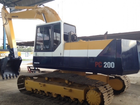 ขายรถแบคโฮ pc200-5 คอนโทลสั้น รถพร้อมใช้ ไฟฟ้าครบ ช่วงล่างเต็มๆ  ราคาต่อรองได้