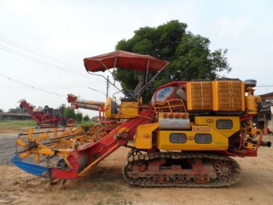 ขายรถเกี่ยวข้าว ศักดิ์พัฒนาKMT250 พร้อมใช้งาน สภาพนางฟ้า
