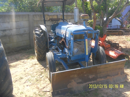 ขายรถไถford300เครือง3สูบ47แรงพร้อมอุปกรณ์2ชิ้น