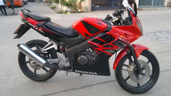 ขาย CBR150 กุญแจใหญ่เดิมๆสวยกริ๊ป 33000 บาท
