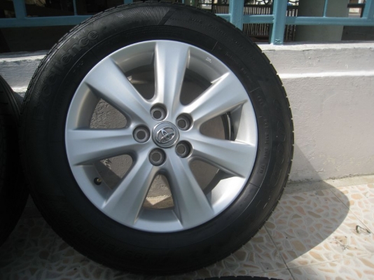 ขายล้อแม็กเดิม toyota altis 15"x6" 5/100 et33+ยางปี11 (081-3747940)