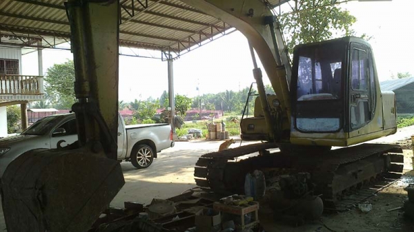 Komatsu PC120-6  ไฟฟ้าเต็ม ช่วงล่างเต็ม ใบ 70 เซ็นต์ เอกสาร Inv เครื่องเสียงเต็ม แอร์ต้องเติมน้ำยา