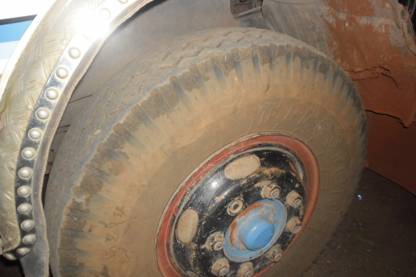 HINO F18 - 185 HP HO7C สิบล้อดั๊มพ์ 2 เพลา มีสโลว์ครบพร้อม กระบะดั๊มพ์มิเนียมคอกเกษตร 12 ตันสภาพสวย เครื่องแน่นแรงดี หัวบางเดิมไม่มีผุไม่เคยทำสีเลย พวงมาลัยเพาเวอร์ เบรคทริ๊ปฟี้ครบพร้อม ช่วงล่างคัชซีสวยมากๆไม่มีบวมไม่มีแตก ยางสภาพดี 10 เส้นประมาณ 70\% พร้อ