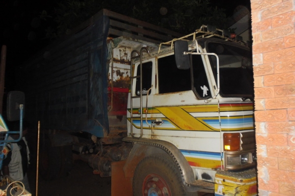 HINO F18 - 185 HP HO7C สิบล้อดั๊มพ์ 2 เพลา มีสโลว์ครบพร้อม กระบะดั๊มพ์มิเนียมคอกเกษตร 12 ตันสภาพสวย เครื่องแน่นแรงดี หัวบางเดิมไม่มีผุไม่เคยทำสีเลย พวงมาลัยเพาเวอร์ เบรคทริ๊ปฟี้ครบพร้อม ช่วงล่างคัชซีสวยมากๆไม่มีบวมไม่มีแตก ยางสภาพดี 10 เส้นประมาณ 70\% พร้อ