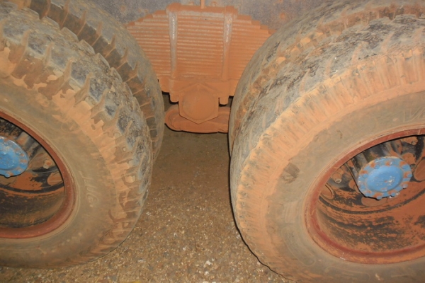 HINO F18 - 185 HP HO7C สิบล้อดั๊มพ์ 2 เพลา มีสโลว์ครบพร้อม กระบะดั๊มพ์มิเนียมคอกเกษตร 12 ตันสภาพสวย เครื่องแน่นแรงดี หัวบางเดิมไม่มีผุไม่เคยทำสีเลย พวงมาลัยเพาเวอร์ เบรคทริ๊ปฟี้ครบพร้อม ช่วงล่างคัชซีสวยมากๆไม่มีบวมไม่มีแตก ยางสภาพดี 10 เส้นประมาณ 70\% พร้อ