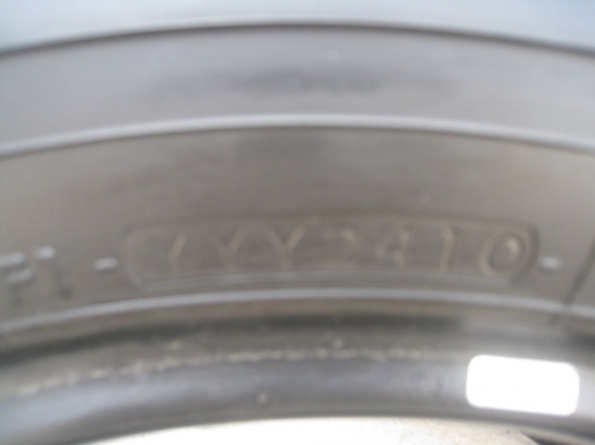 ขายเศษยาง yokohama earth-1 215/60r16 ปี10(1เส้น) (081-3747940)