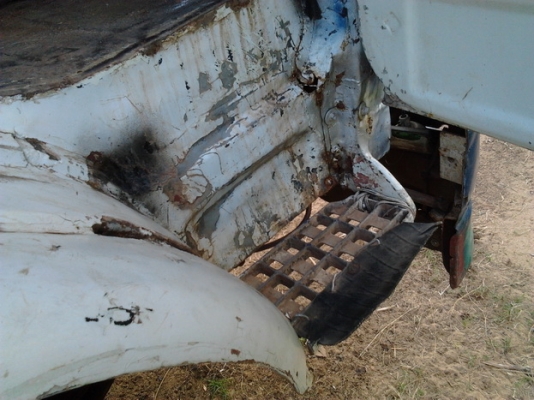 HINO KT725 - 168 HP EH700 สิบล้อดั๊มพ์ 2 เพลา สภาพสวยพร้อมใช้งาน เครื่องดีแรงดีมาก หัวเก๋ง F18 บางสวยไม่ผุ ภายในยังอยู่ครบ พวงมาลัยเพาเวอร์ ช่วงล่างคัชซีสวย ยางสภาพดี 70\% พร้อมใช้งาน เอกสารทะเบียนภาษีครบถูกต้องไม่ขาดพร้อมโอนครับ