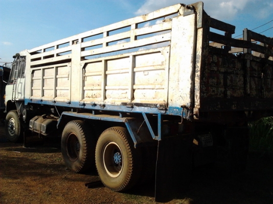 HINO KT725 - 168 HP EH700 สิบล้อดั๊มพ์ 2 เพลา สภาพสวยพร้อมใช้งาน เครื่องดีแรงดีมาก หัวเก๋ง F18 บางสวยไม่ผุ ภายในยังอยู่ครบ พวงมาลัยเพาเวอร์ ช่วงล่างคัชซีสวย ยางสภาพดี 70\% พร้อมใช้งาน เอกสารทะเบียนภาษีครบถูกต้องไม่ขาดพร้อมโอนครับ