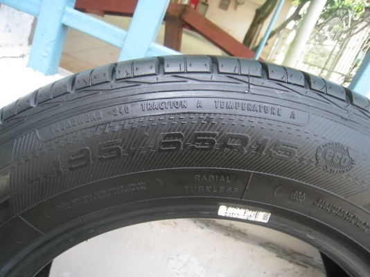 ขายเศษยาง goodyear excellence 195/65r15ปี11(1เส้น)(081-3747940)