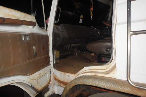 HINO F17 - 185 HP HO7C สิบล้อดั๊มพ์ 2 เพลา ช่วงล่าง 2 เพลาของ F18 สโลว์ของร็อก 240 เครื่องแน่นดีไม่มีเยิ้ม หัวเก๋งบางเดิมไม่มีผุ ภายในสวยครบ แอร์ พวงมาลัยเพาเวอร์ เบรคทริ๊ปฟี้ กระบะดั๊มพ์เหล็กคอกเกษตร 12 ตัน ยางสภาพดี 70\% เอกสารทะเบียนภาษีครบพร้อมโอนครับ HINO F17 - 185 HP HO7C สิบล้อดั๊มพ์ 2 เพลา ช่วงล่าง 2 เพลาของ F18 สโลว์ของร็อก 240 เครื่องแน่นดีไม่มีเยิ้ม หัวเก๋งบางเดิมไม่มีผุ ภายในสวยครบ แอร์ พวงมาลัยเพาเวอร์ เบรคทริ๊ปฟี้ กระบะดั๊มพ์เหล็กคอกเกษตร 12 ตัน ยางสภาพดี 70\% เอกสารทะเบียนภาษีครบพร้อมโอนครับ