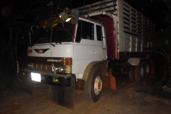 HINO F17 - 185 HP HO7C สิบล้อดั๊มพ์ 2 เพลา ช่วงล่าง 2 เพลาของ F18 สโลว์ของร็อก 240 เครื่องแน่นดีไม่มีเยิ้ม หัวเก๋งบางเดิมไม่มีผุ ภายในสวยครบ แอร์ พวงมาลัยเพาเวอร์ เบรคทริ๊ปฟี้ กระบะดั๊มพ์เหล็กคอกเกษตร 12 ตัน ยางสภาพดี 70\% เอกสารทะเบียนภาษีครบพร้อมโอนครับ