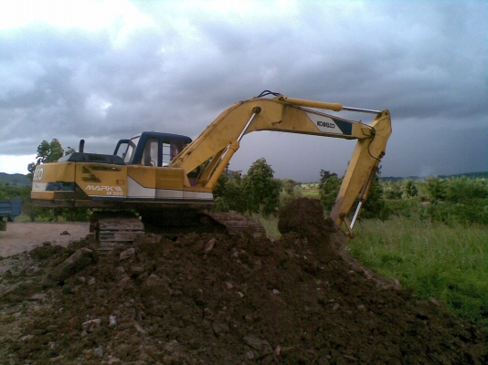 แบคโฮ Kobelco SK220 Mark III ไฟฟ้าครบ เอวแน่น โซ่หนา แบคโฮ Kobelco SK220 Mark III ไฟฟ้าครบ เอวแน่น โซ่หนา