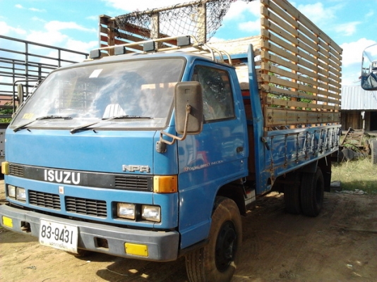 ISUZU NPR 115 HP 4BD1 ปี 36 แก้มเหลือง กระบะคอกเหล็กคอกไม้ยาว 4.30 เมตร เครื่องแห้งแรงดี เกียร์สั้นเดิมๆทั้งคัน ช่วงล่างคัชซีสวยไม่มีแตกไม่มีดาม เฟืองท้ายใหญ่ติด F แล้วครับ เอกสารทะเบียนครบพร้อมโอน ราคาต่อรองได้ครับ