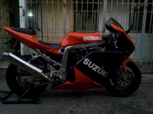 Re: ขาย suzuki gsx 750 sling shot ภาษีปี 57 77,000 บาท Re: ขาย suzuki gsx 750 sling shot ภาษีปี 57 77,000 บาท
